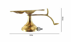 Indian Brass Oil lamp Stand with 6 Wicks - Traditional Brass Golden Diya with Multiple batti - Auspicious Diya lamp for Home arti – Praying Accessory