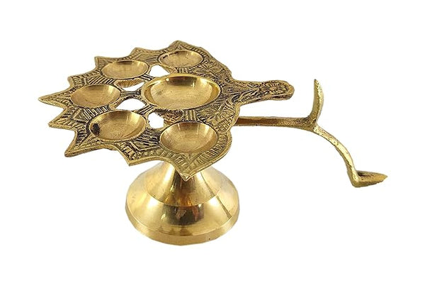 Indian Brass Oil lamp Stand with 6 Wicks - Traditional Brass Golden Diya with Multiple batti - Auspicious Diya lamp for Home arti – Praying Accessory