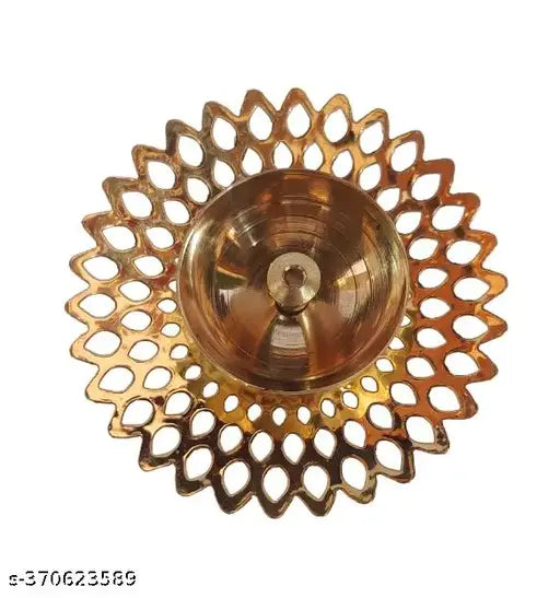 Designer Sunlight Payali Brass Diya Traditional Decorative Diwali Pujan Room Mandir Oil Lamp Indian Handmade vilakku Nilavilakku Deepak for Home Wall Decor Indian Housewarming Return Gift , Taj collection Brass (Pack of 4) Table Diya
